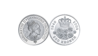 Denne officielle mønt med Hendes Majestæt er præget i 99,9% sølv, en diameter på 38 mm og en vægt på hele 31,10 gram. Mønten er præget i anledning af hendes 60 års fødselsdag 