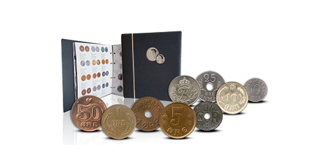 I dette komplette sæt med danske øremønter finder du mønter udgivet under 5 danske regenter - Christian IX, Frederik VIII, Christian X, Frederik IX og Margrethe II. I dette komplette sæt med danske øremønter finder du mønter udgivet under 5 danske regenter - Christian IX, Frederik VIII, Christian X, Frederik IX og Margrethe II.